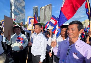 [太阳]柬埔寨挨打让缅甸瞬间清醒了:与其到时候也挨打，不如自己现在主动清除。
 