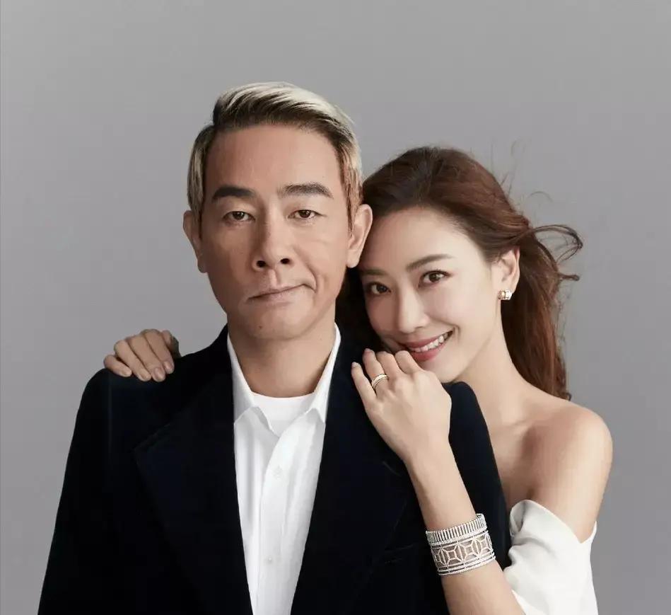 陈小春把2.4亿全交给应采儿
 
昨天港媒爆账单，数字资产全挂她名。网友炸锅：男