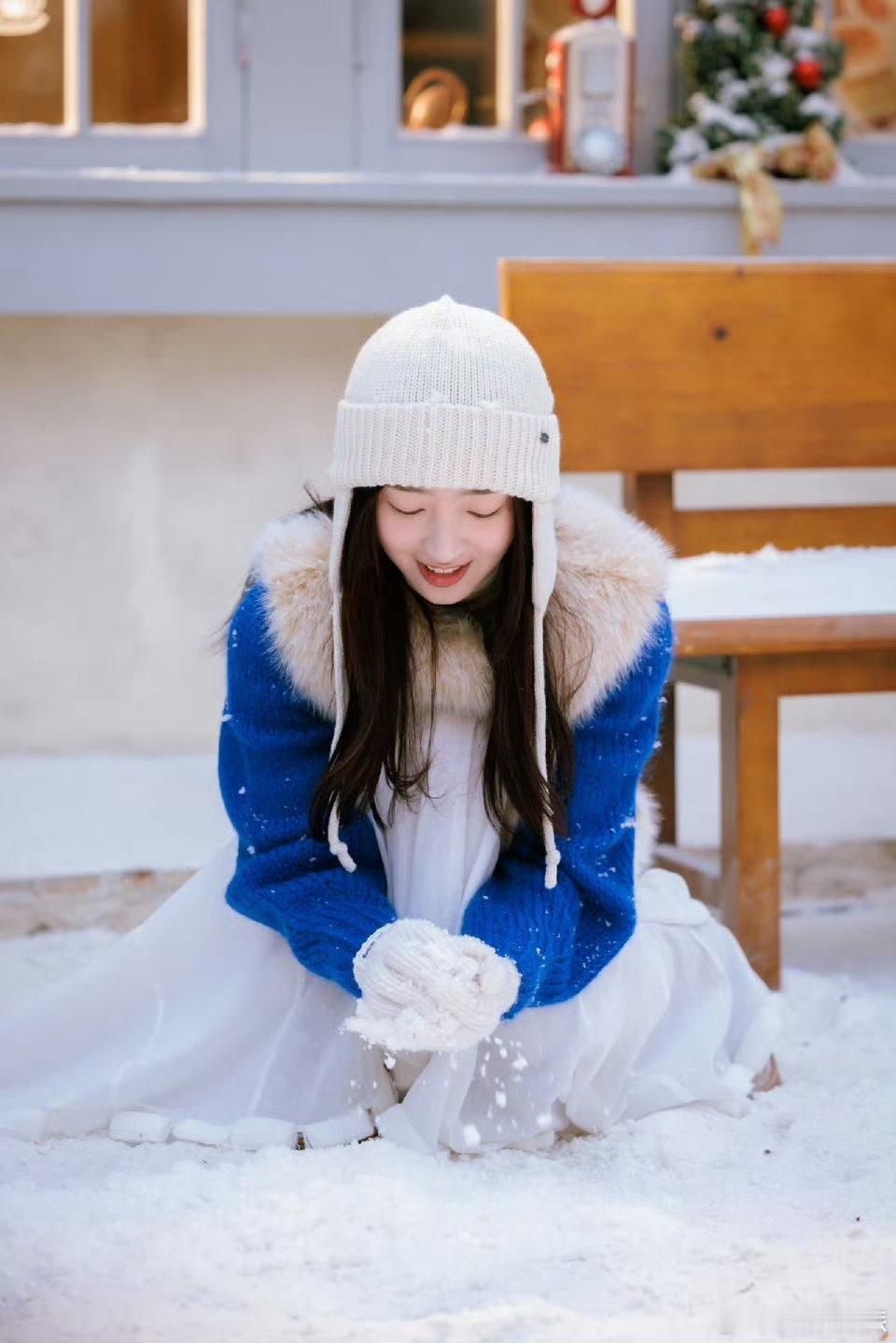 邓恩熙 白开水淡颜 邓恩熙堪称白开水淡颜典范！舒展眉眼搭配干净气质，笑静皆美，将