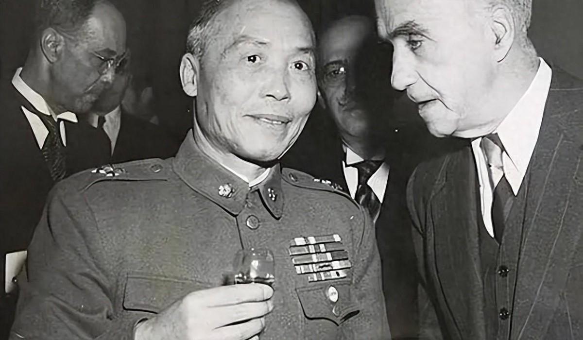 八宝山公墓中最大300平米墓地归谁所有，这四位国军将领分别安葬在这里吗？
197