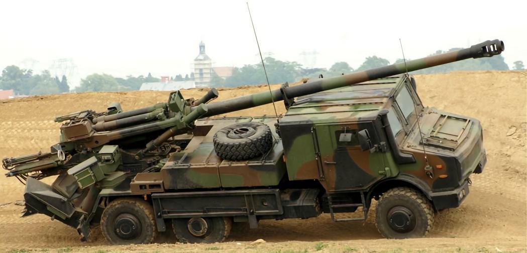 每天认识一件兵器 法国CAESAR自行火炮CAESAR（凯撒）自行火炮是法国研制