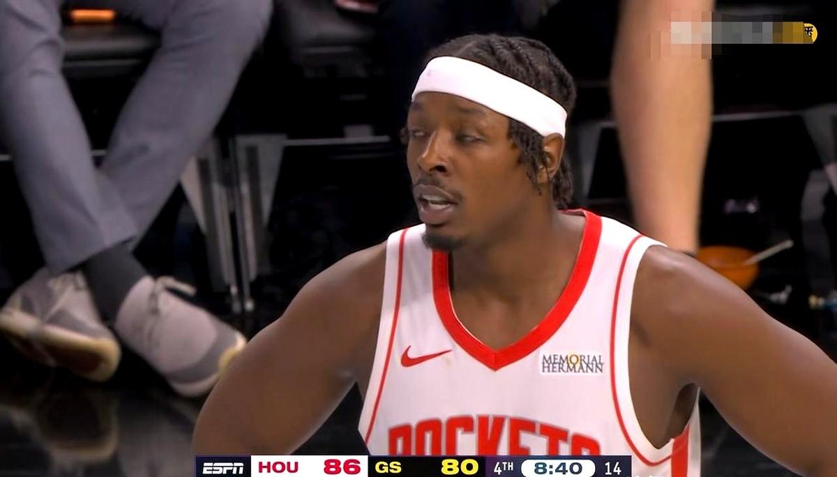 今天火箭客场赢勇士了，104比100。泰特这表现真够劲！球队缺人，他替补上了11