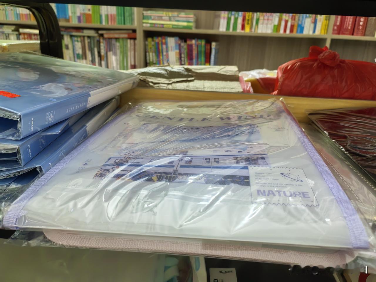 牛马工具人又上线营业啦！

昨晚，
刚回到家，
便开始着手准备晚饭。

每次做饭