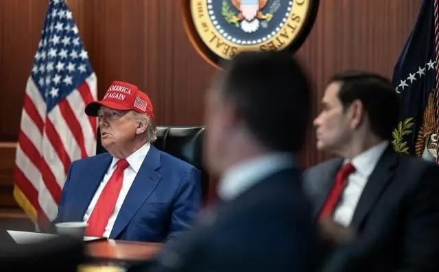 ✨特朗普关税最后的倔强

🐼 特朗普这回不喊赢了！ 但是他还坚持对全世界商品征