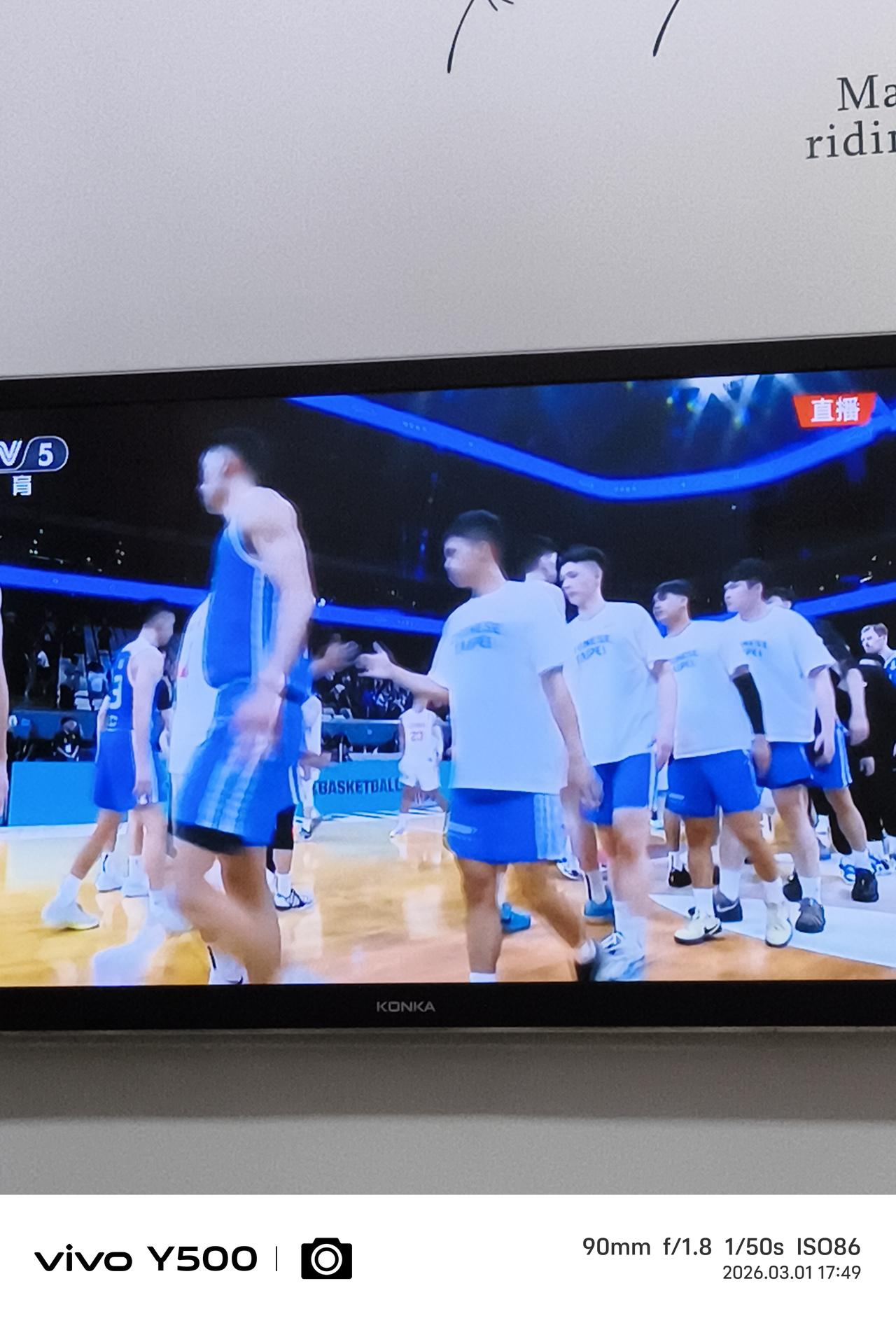 首先带来的是行善者心安，也有受益者善意的感谢，常常有得寸进尺的鳄鱼，践踏你的善良