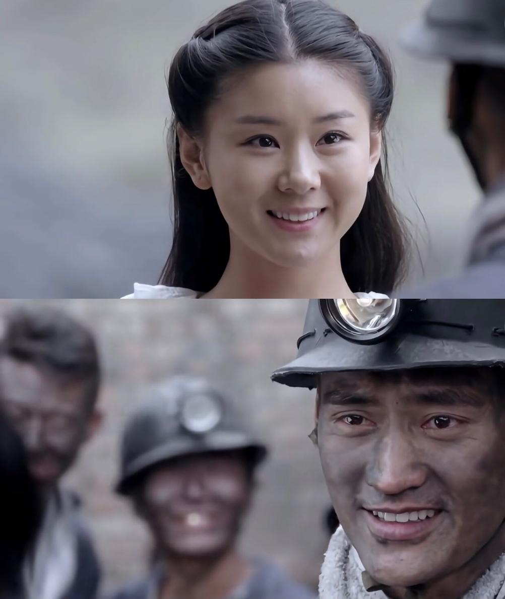 原著书里，
小霞去世后少平在她的日记看到她这样称呼自己——我的黑炭头丈夫，
少平