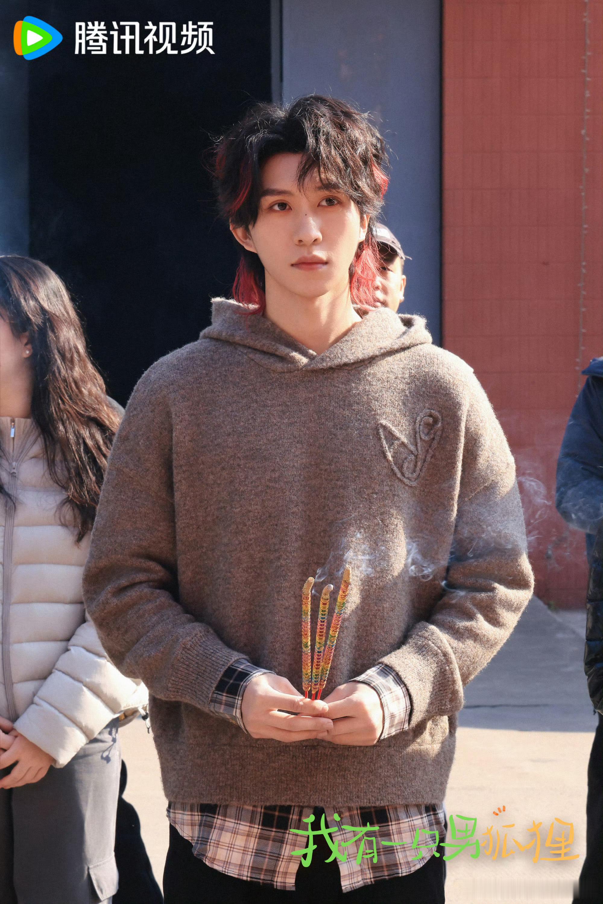 谁教张集骏用这张脸演狐狸精的张集骏天选男狐，冷脸勾人氛围感拉满，光看着这张脸就会