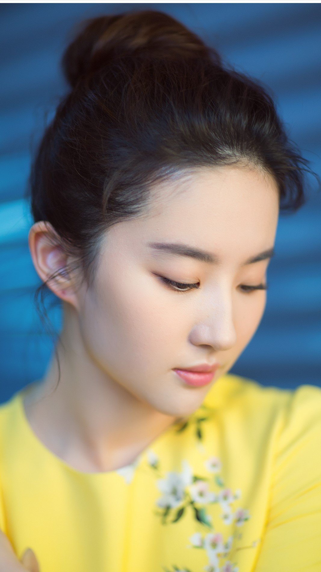 早安 这个月会有行程吗？ 壁纸分享 刘亦菲