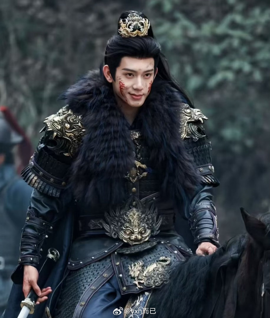  逐玉男配林沐然涨粉101万  戏里演的反派确实很招人恨，直接被骂上热搜了，这么