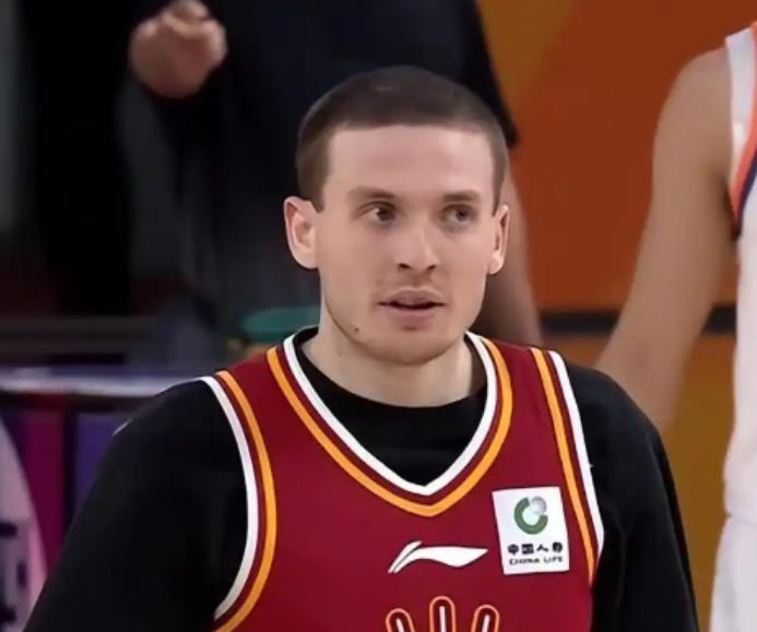 山西队如果第四节早点换上盖伊或许比赛不会输，凯尔盖伊今晚手感非常好，16中7的三