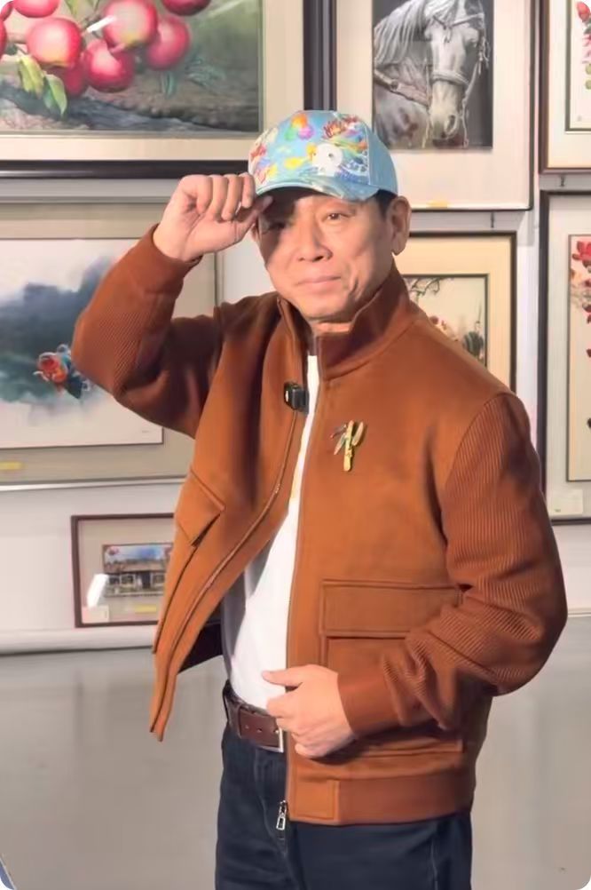 在广州岭南印象园，长城汽车魏建军董事长，成了19岁全运会头狮黎启贤的“小学徒”。