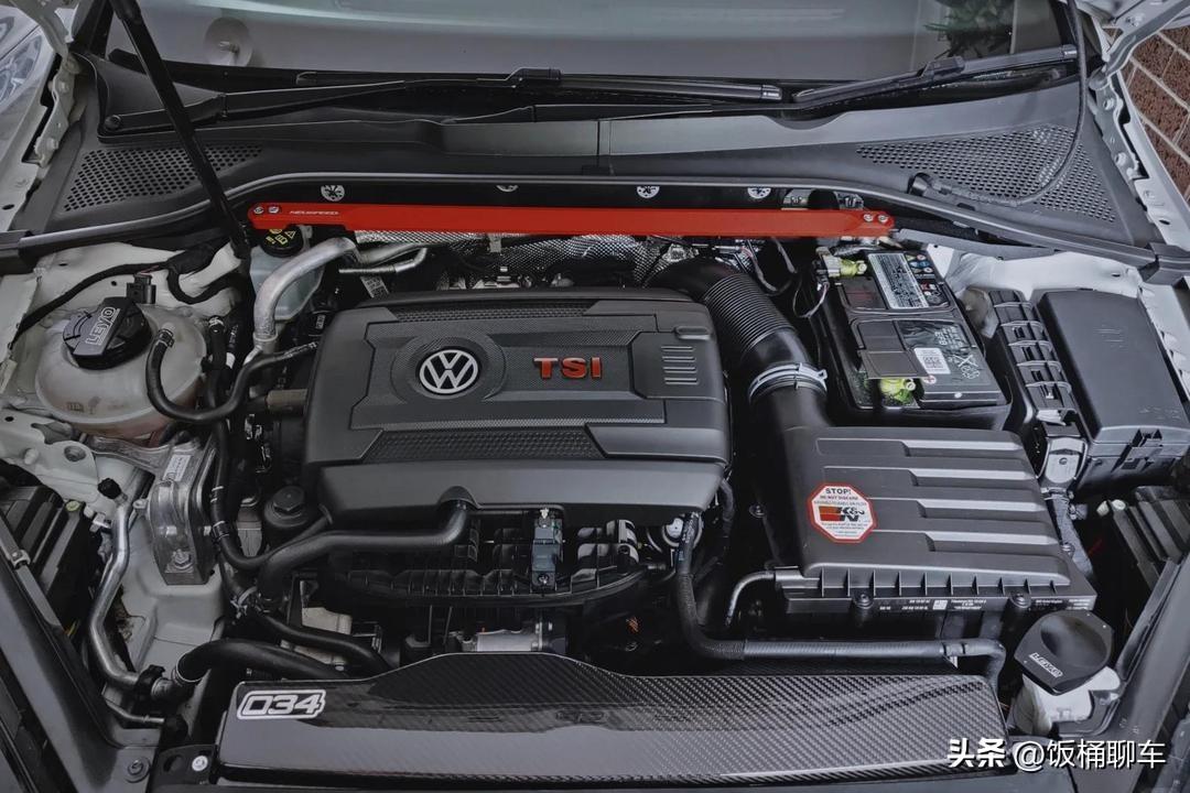 今年年初起，大众便在北美市场逐步停用七档湿式双离合，转而采用8AT。
双离合具备