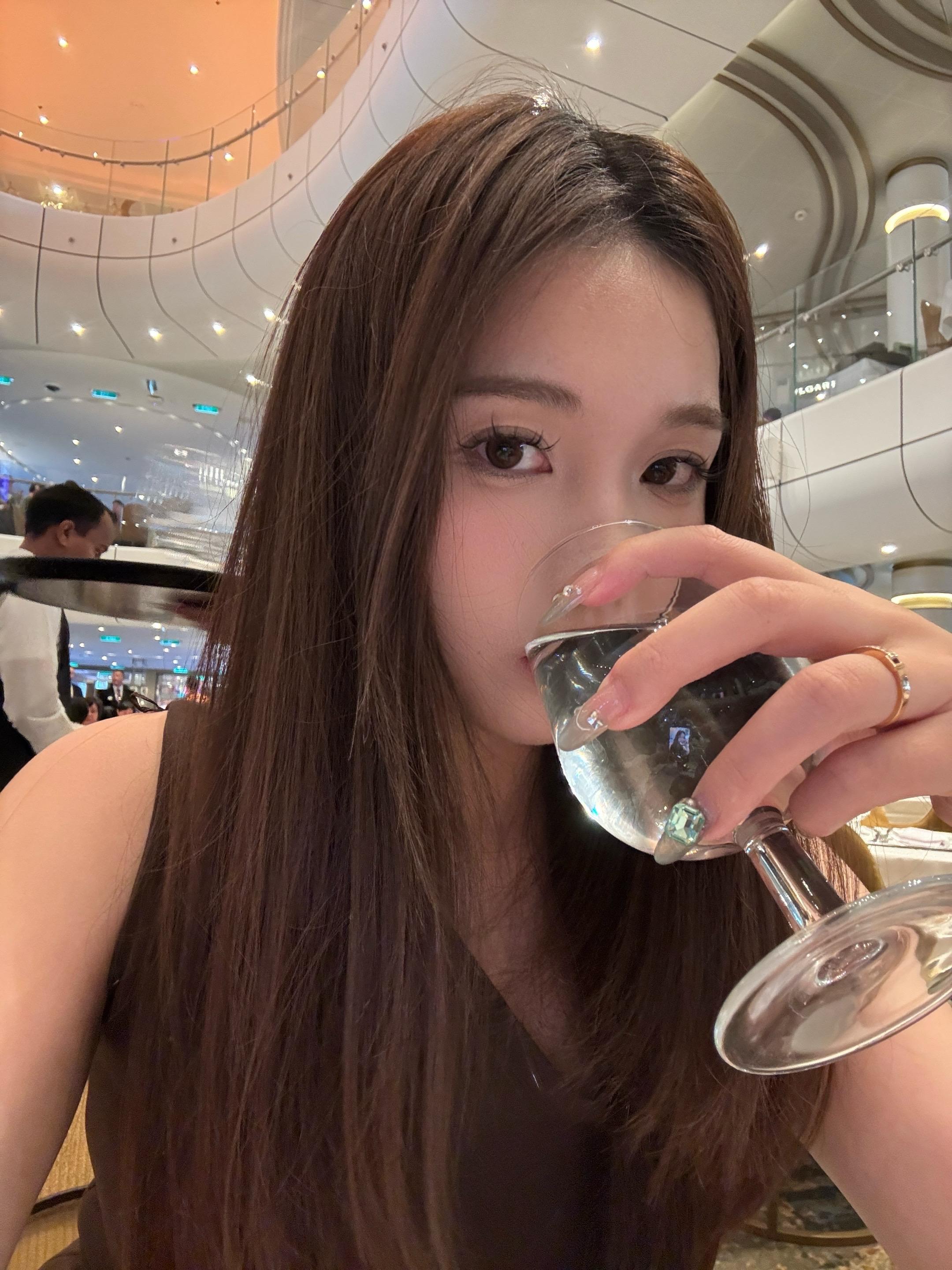 🍸