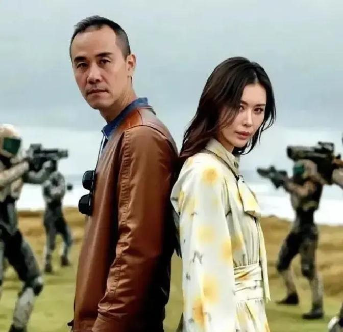 田朴珺最近微博里不再晒“老王”做的早餐，连去年固定打卡的登山照也消失。
网友扒时