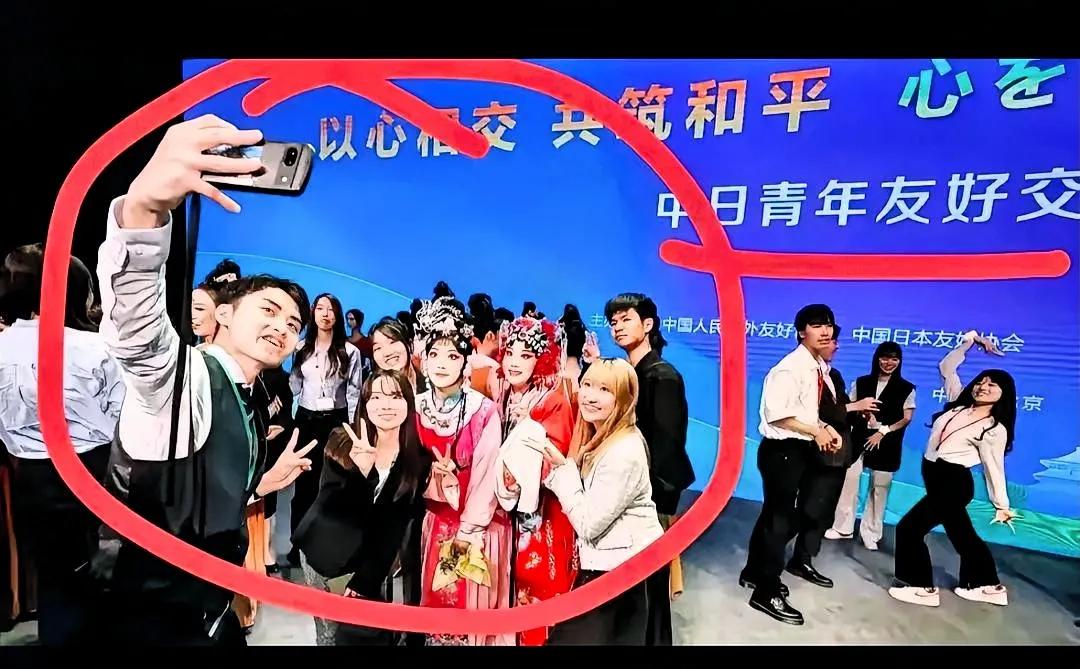 果然被我猜中了
日本方面宣布了在华日本人最新统计

日本公布2024年在华日本人