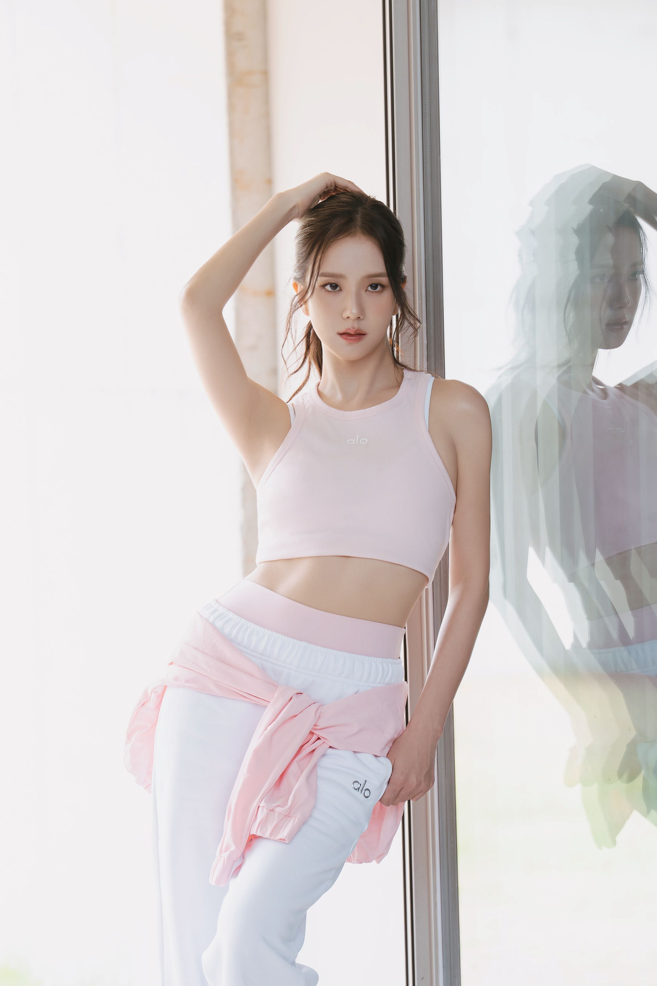 260822 Jisoo App更新“📸alo FA26幕后花絮”卧槽啊美的太