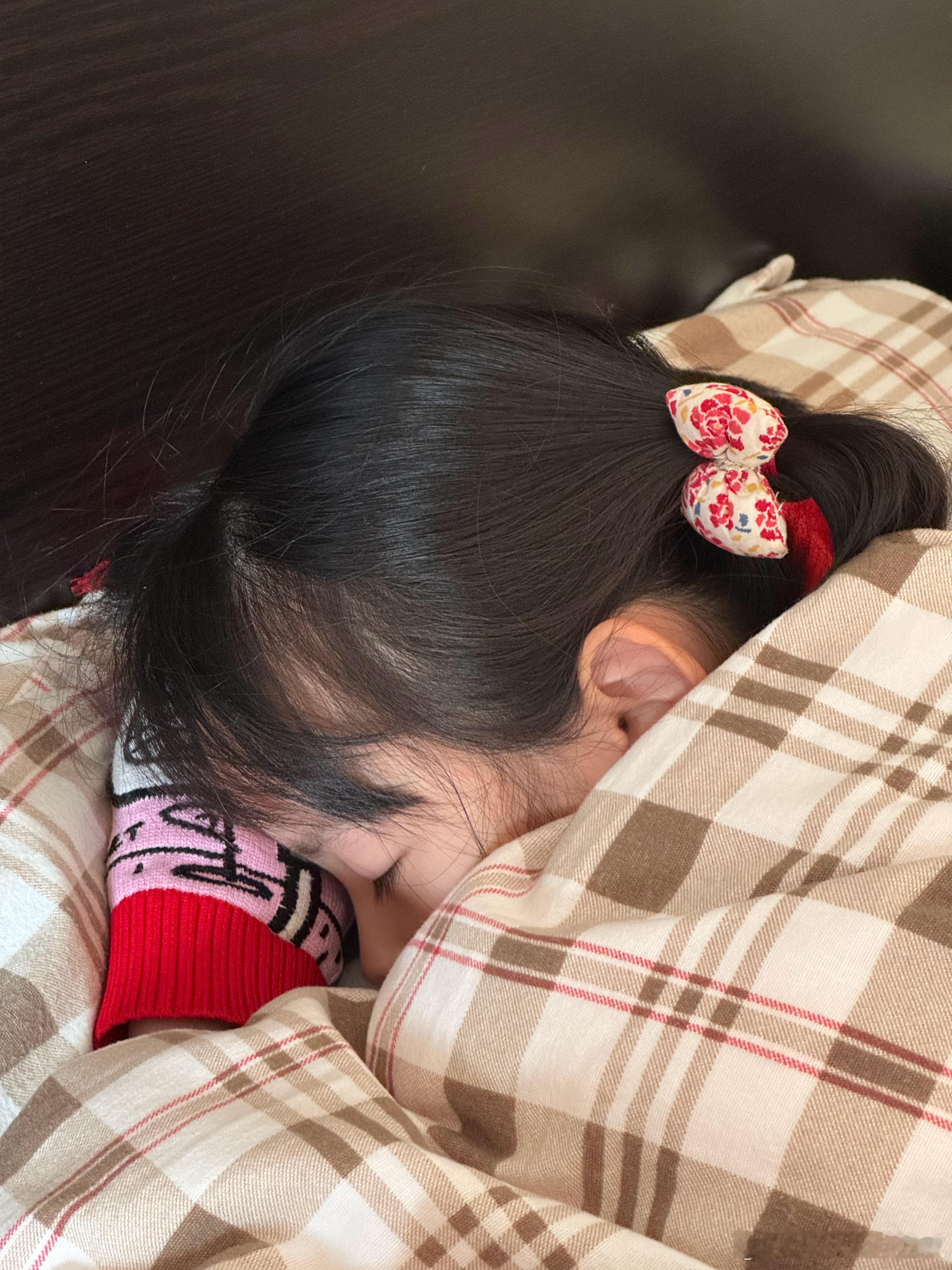 安姐发烧了……下午自己去了两趟医务室，温度量量没什么问题，老师和她提出说让我提前