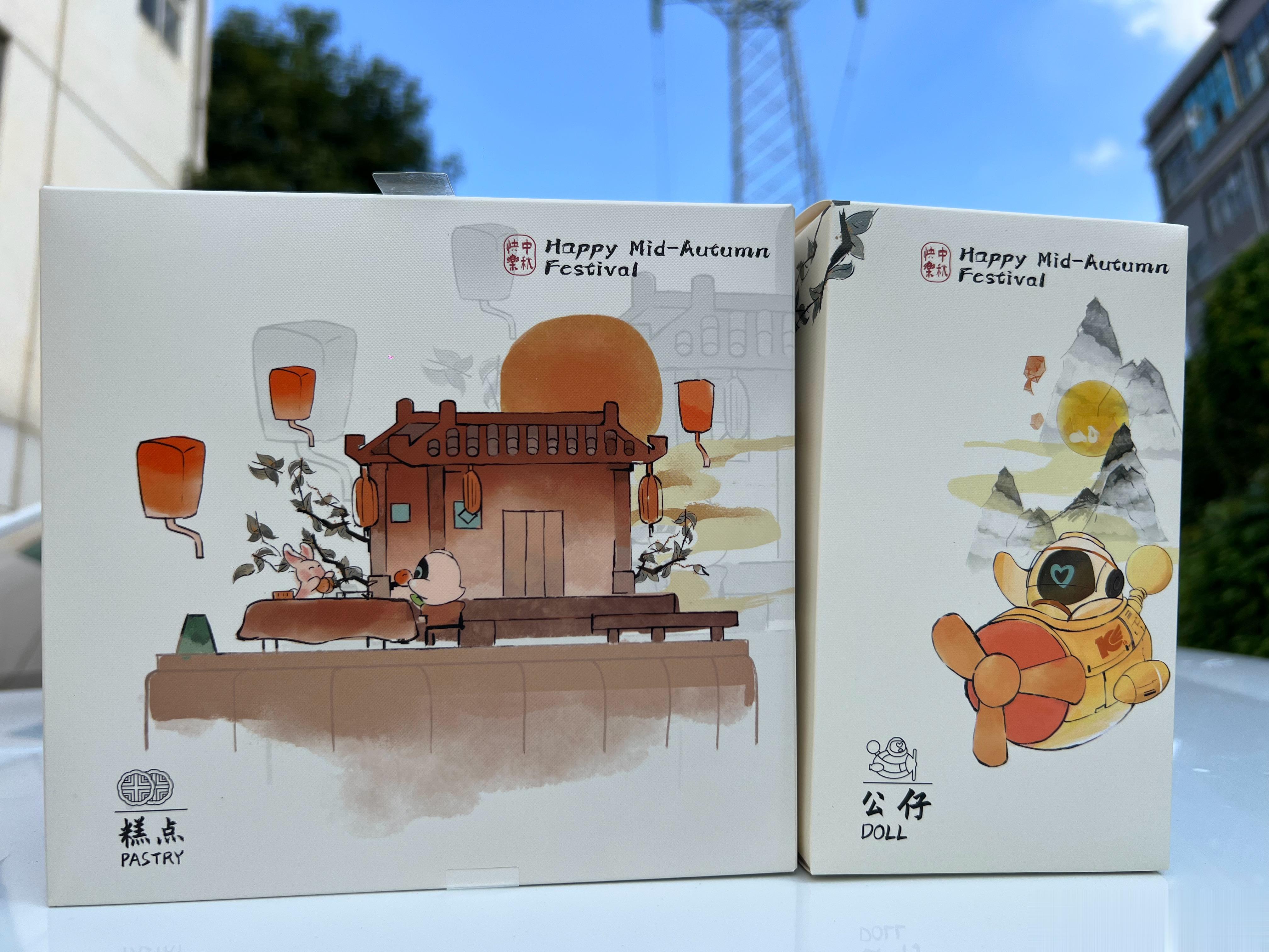 今年的第一份中秋月饼收到了，每年都是菜鸟遥遥领先，希望菜鸟效率在快递行业亦是如此