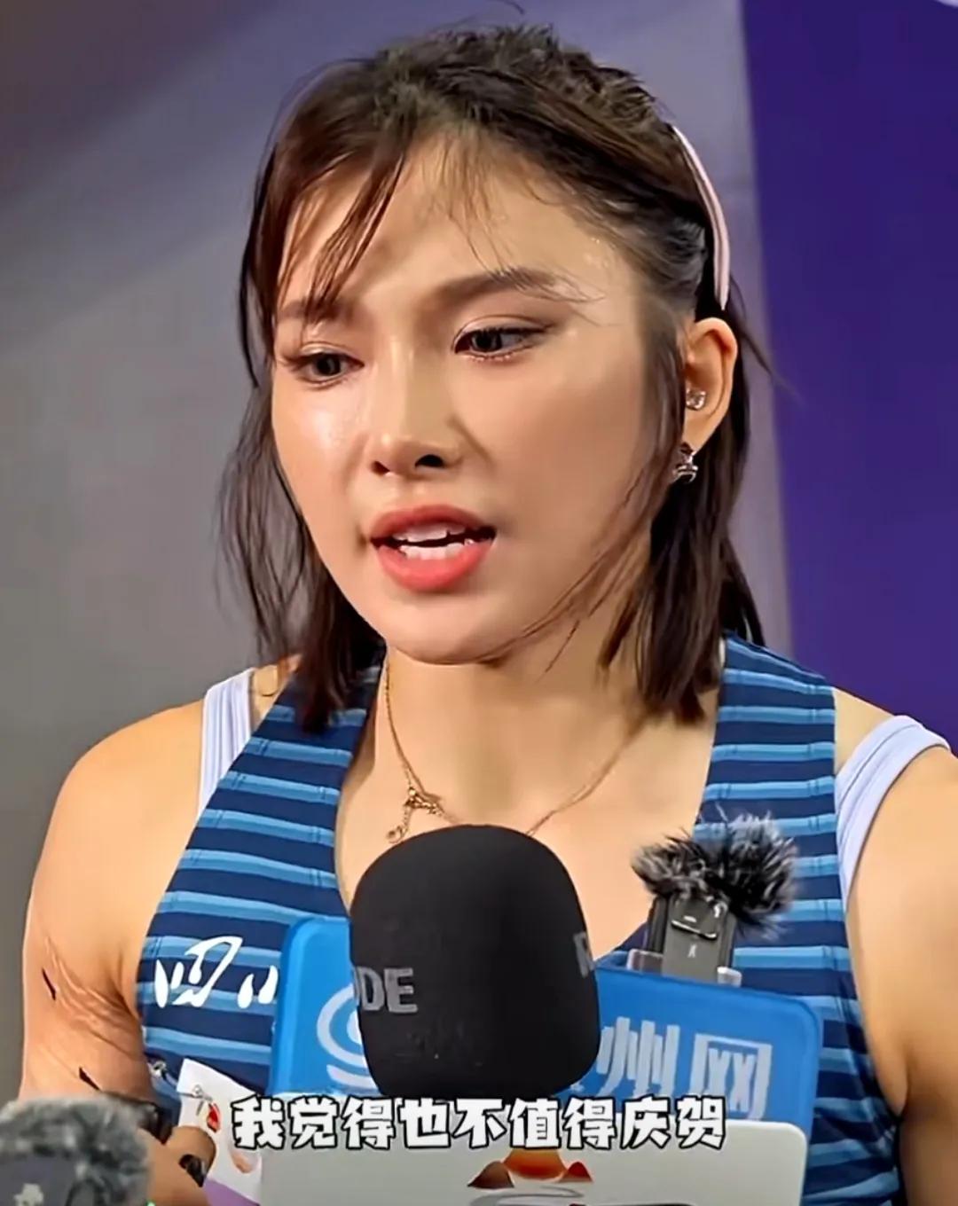 吴艳妮夺得女子100米栏全国冠军不可怕
可怕的是她赛后接受采访说的那段话

记者