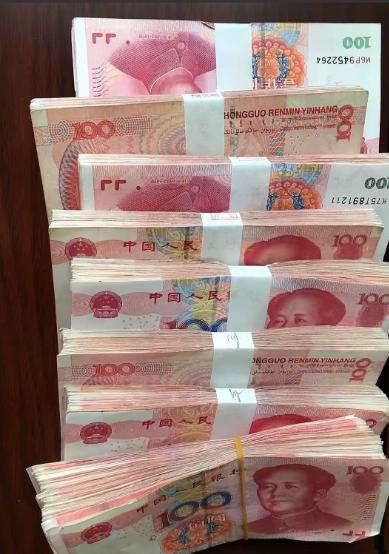男子做生意，需要8万周转，但是借了一圈都借不到，最后他妹妹背着妹夫借给了他。四年