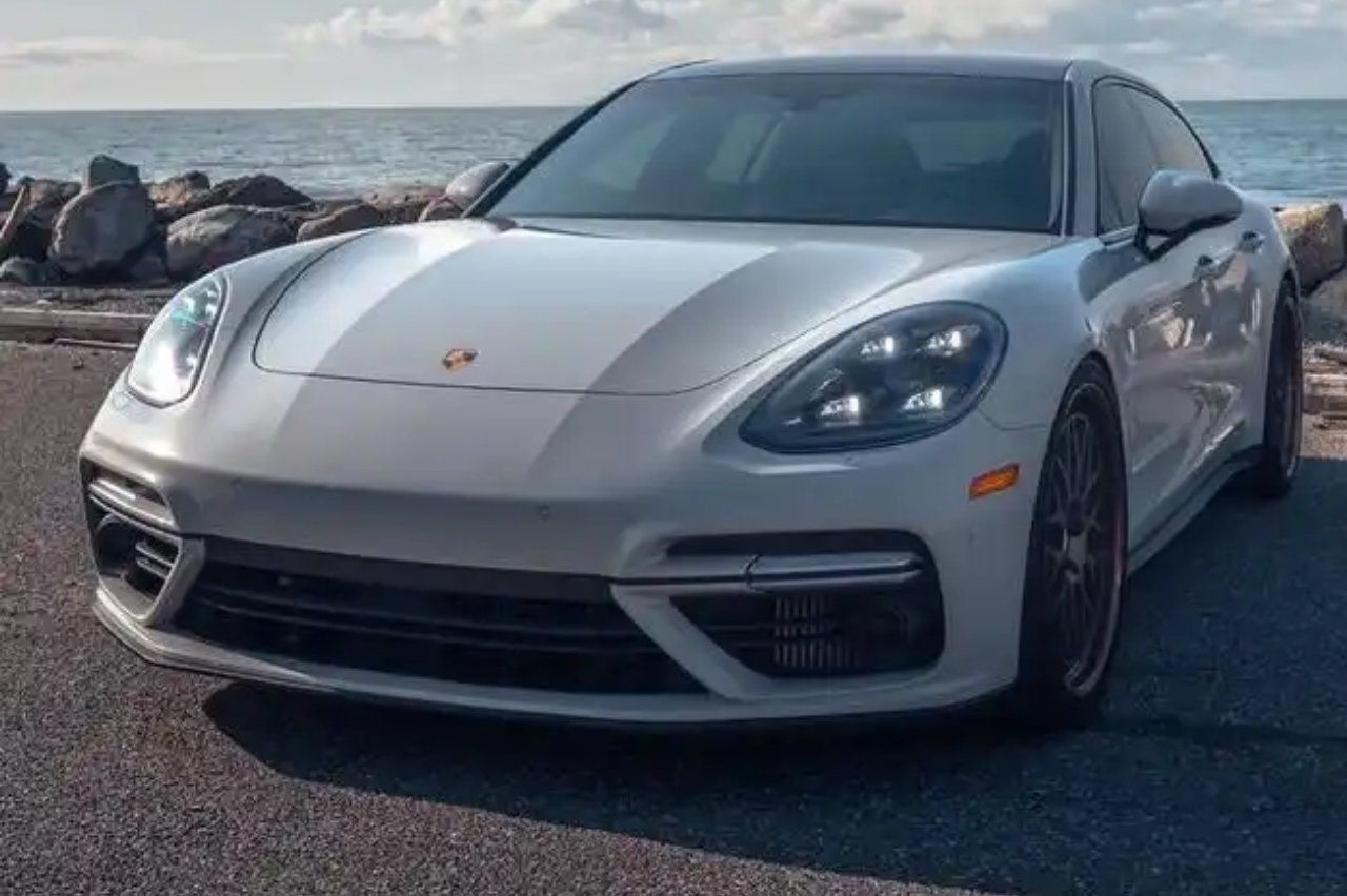 销售回应男子交70万买保时捷遇提车难所以保时捷在国内销量暴跌不是没有原因的，你连