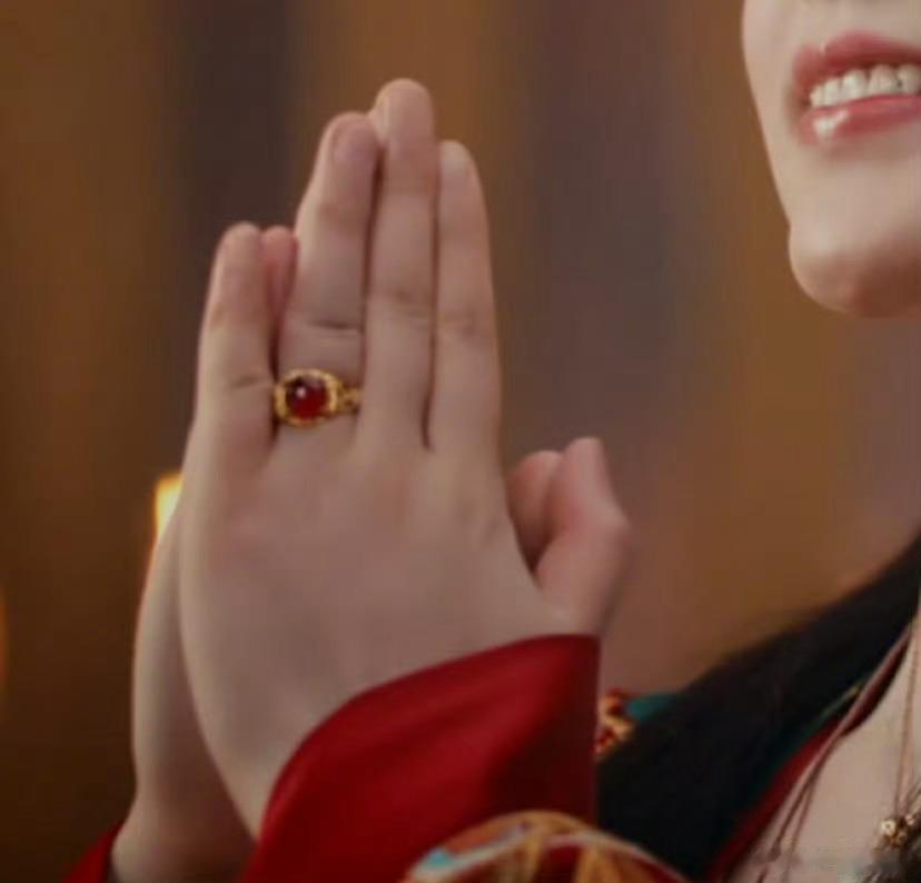 #田曦薇小肉手#好肥的手 ​​​