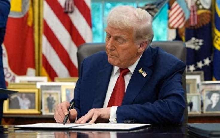 特朗普明牌了：美国取消芬太尼税，中国买美国大豆、取消稀土管控

特朗普抛出的芬太