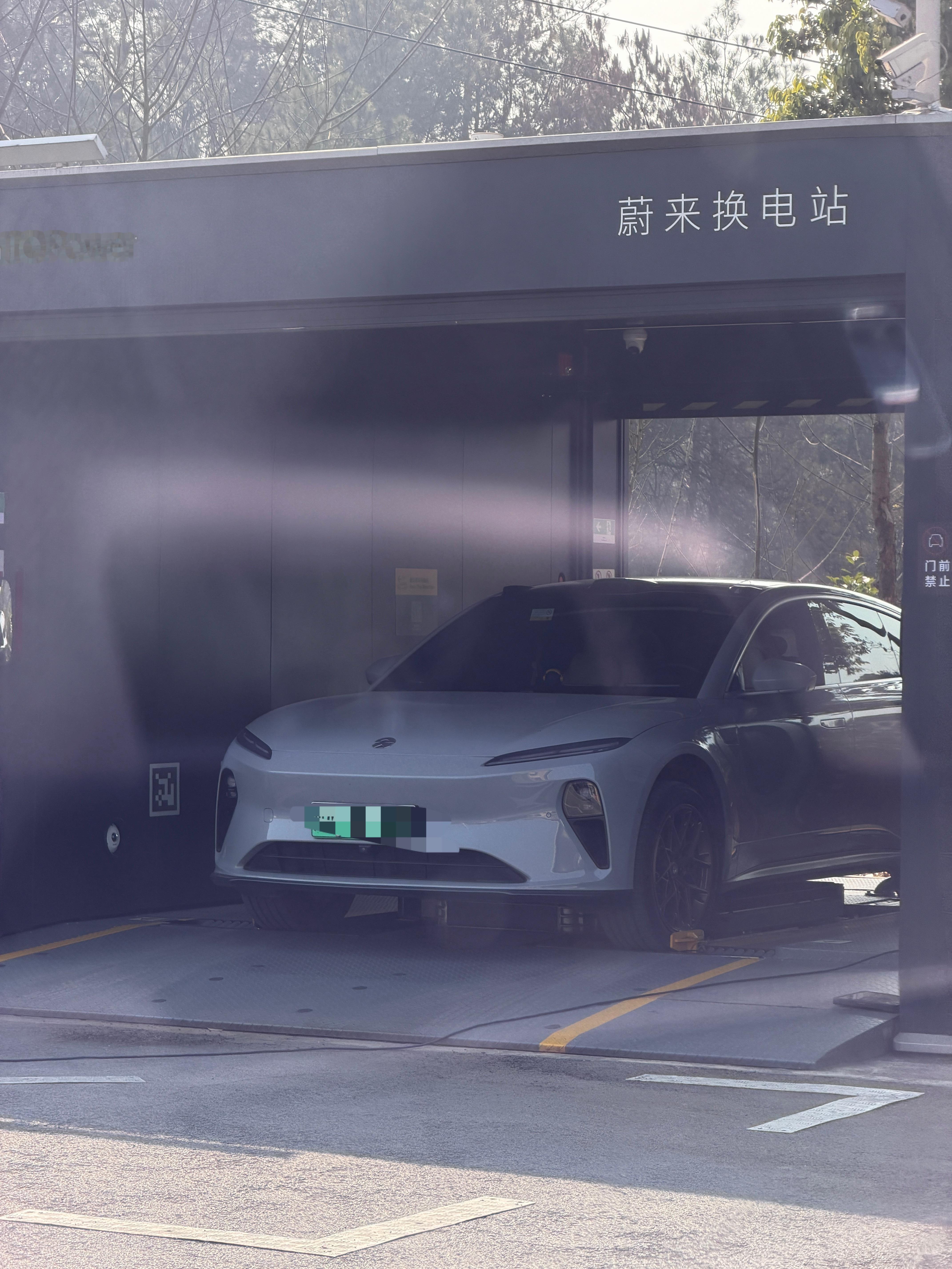 还没有体验过蔚来的换电站…是不是太失败了？ 去换过的朋友说一下体验呗！