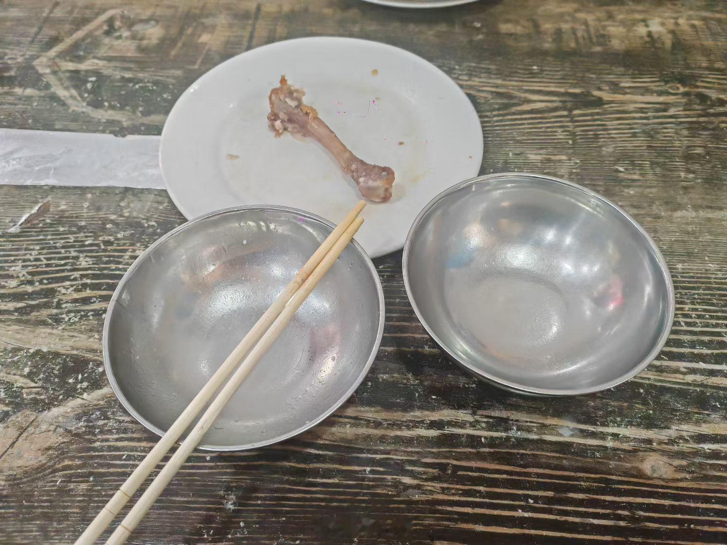 吃饱了才有劲出门搬砖