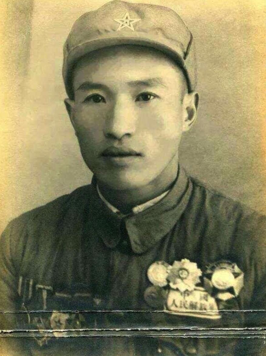 1951年，志愿军连长毛张苗，带一个连穿插30公里，连破13道阻击，竟逼得敌军两