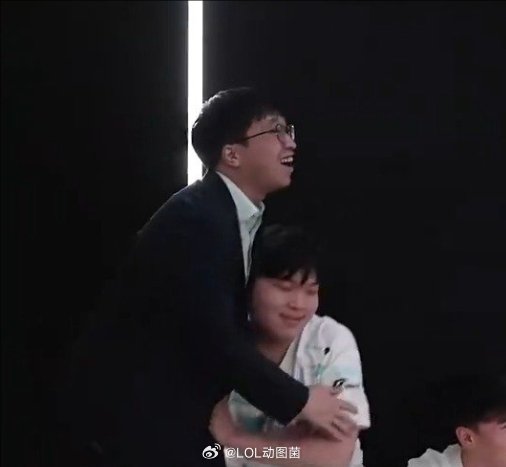 他还是忘不了曾经的满级号！Tabe最佳阵容一阵投了BLG全员！ LPL官方公布了
