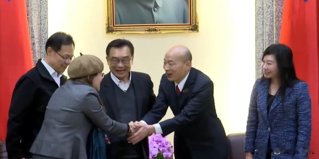 民众党立委即卸任  亲向韩国瑜表达感谢

民众党“两年条款”期限将至，民众党的四