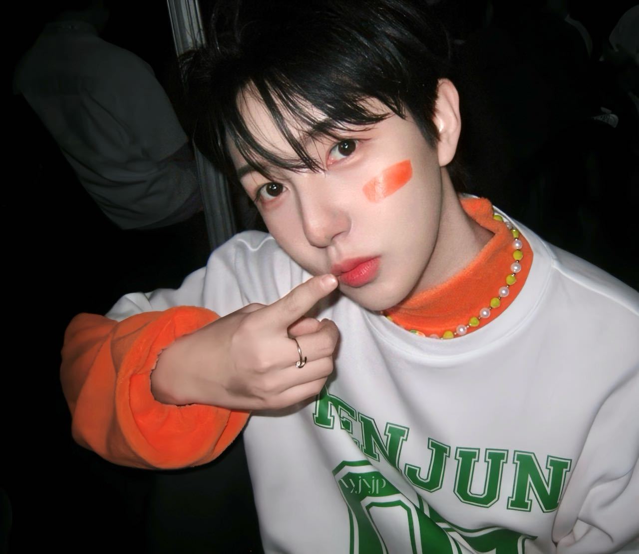 黄仁俊[超话]  hrj  黄仁俊  🍬好久不见🥕 