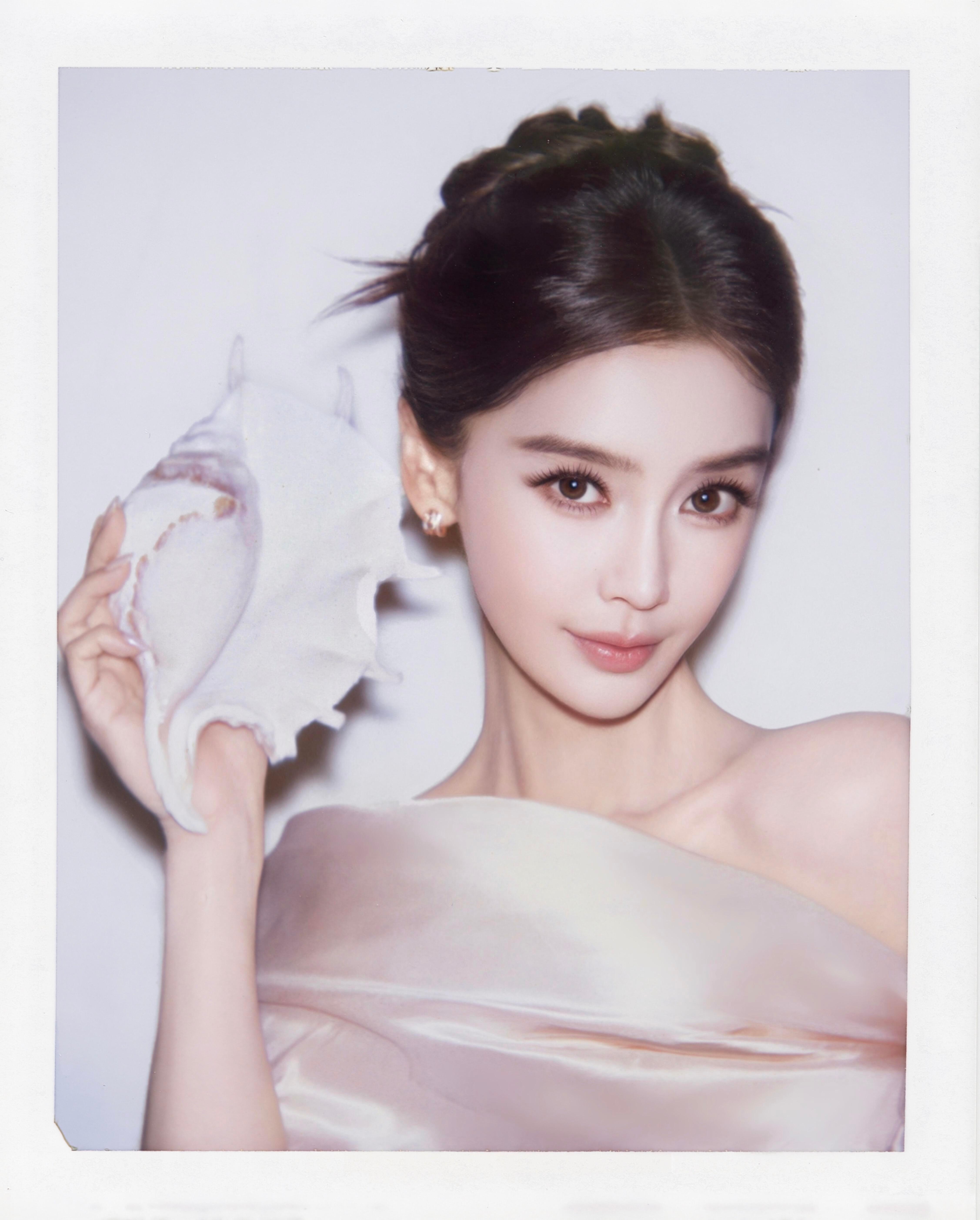 Angelababy证件照很难不被此女的美貌震撼吧，Angelababy的证件照