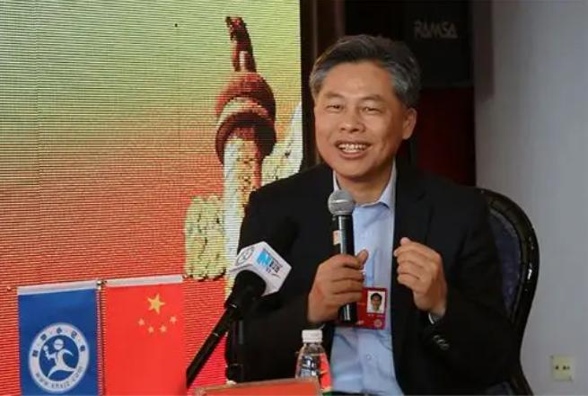 这话够狠！全国政协委员黄德宽曾直接点破：全世界恐怕都找不出第二个国家，像我们这样
