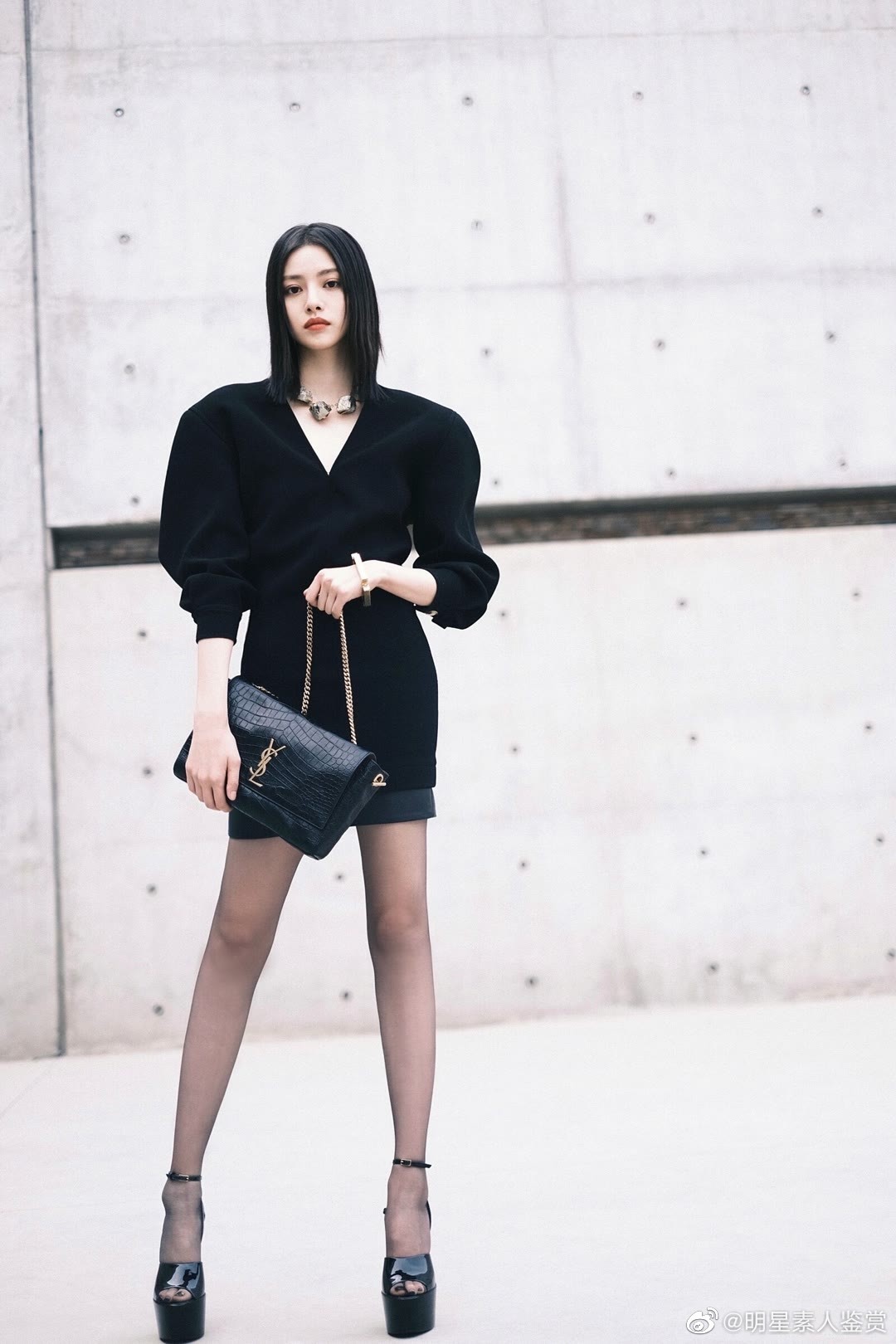 张艺上我是谁我在哪我该选谁张艺上被三位姐姐抢，这幸福来得太突然了！张艺上的颜值真