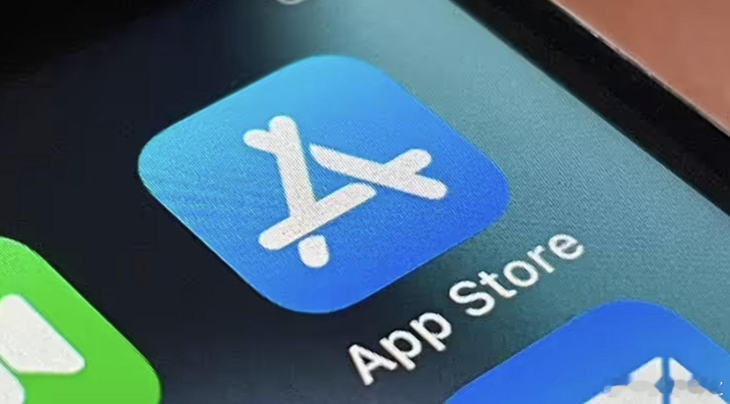 【曝苹果拟调整AppStore以提高平台收入】 9 月 6 日消息，据彭博社记者