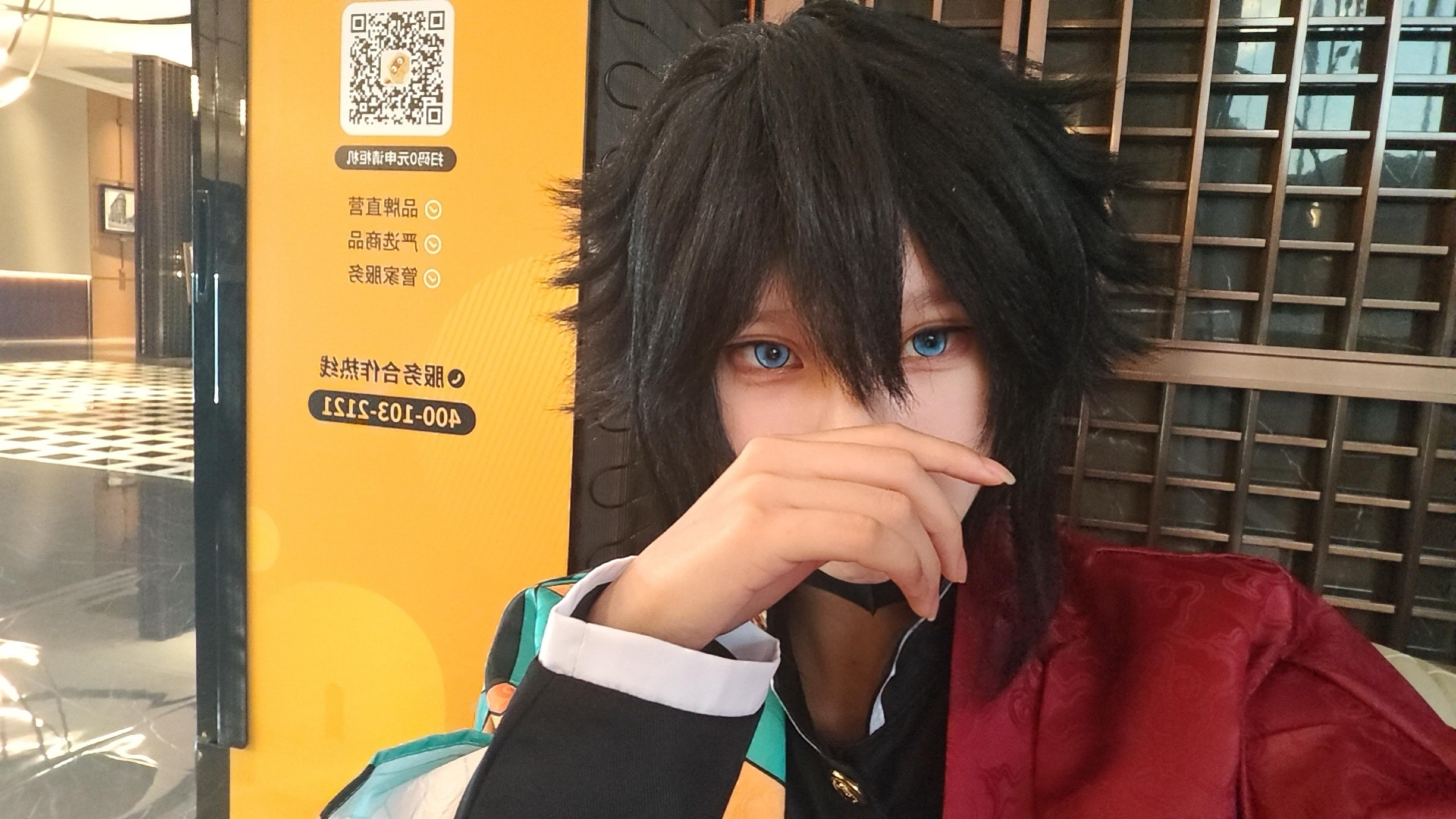 谁懂第一次出男生，不会男生的姿势拍照显得很娇羞的感觉