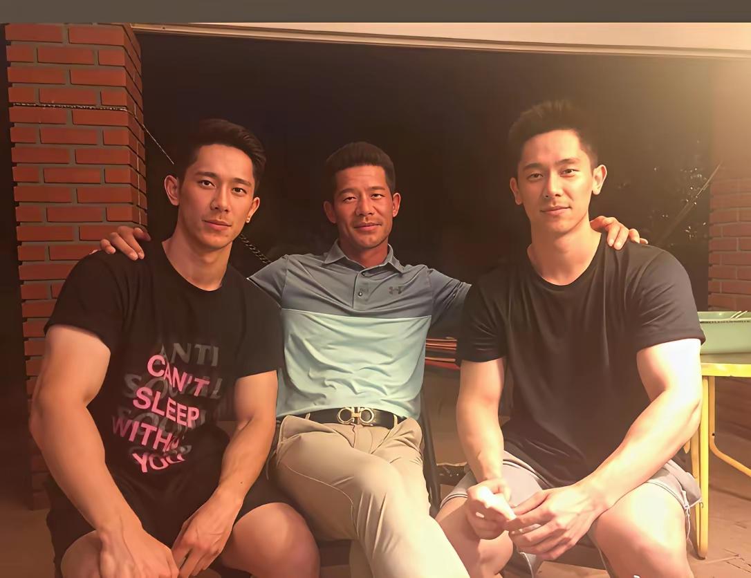 明朋是两个儿子更帅，但100%的人却选择爸爸，你知道为什么吗？这是现在很出名的父