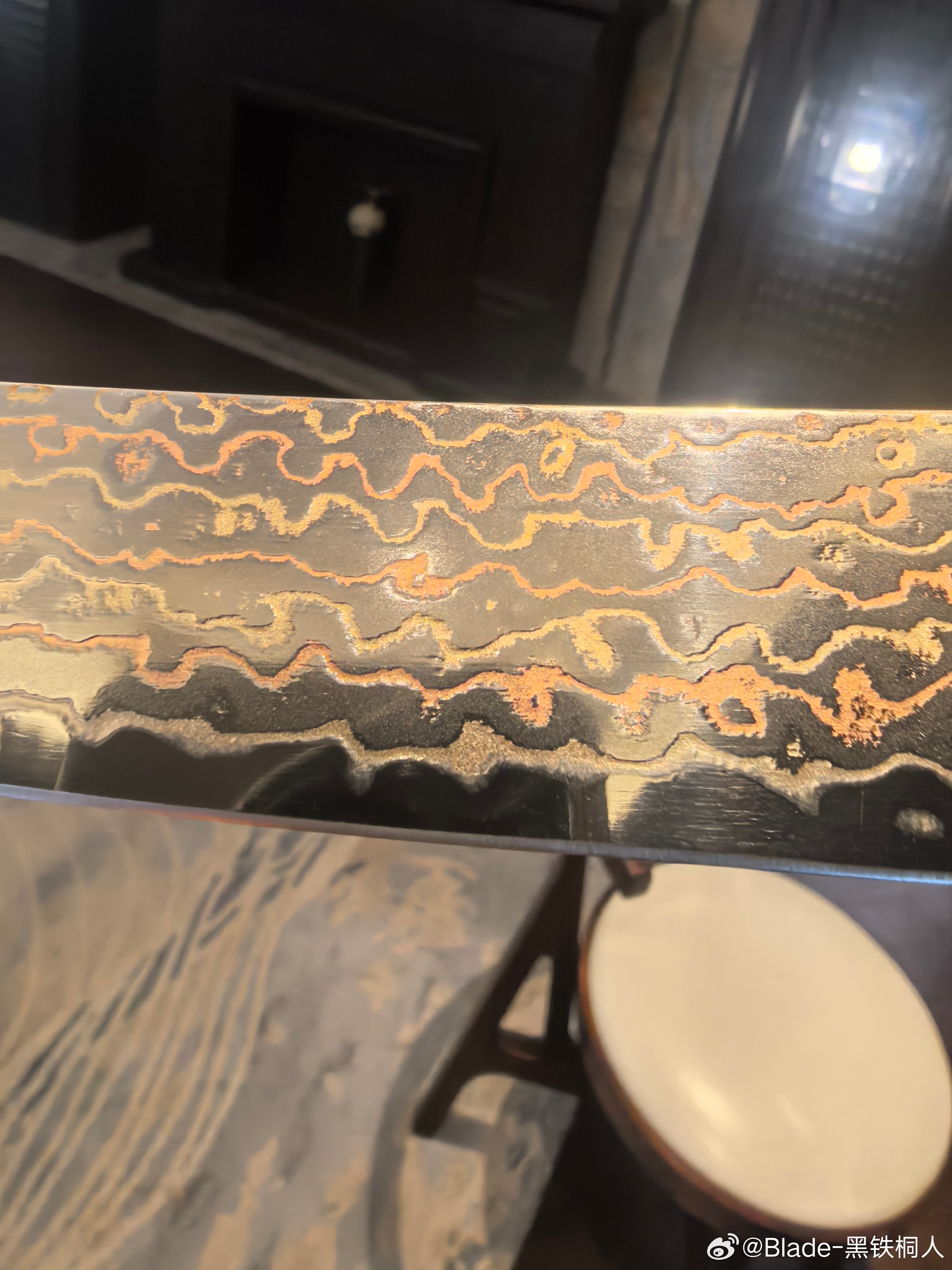 波斯弯刀的刀条夹铜的大马，我感觉蛮有意思的这个可以抛光亮面或者发黑你们觉得哪种好