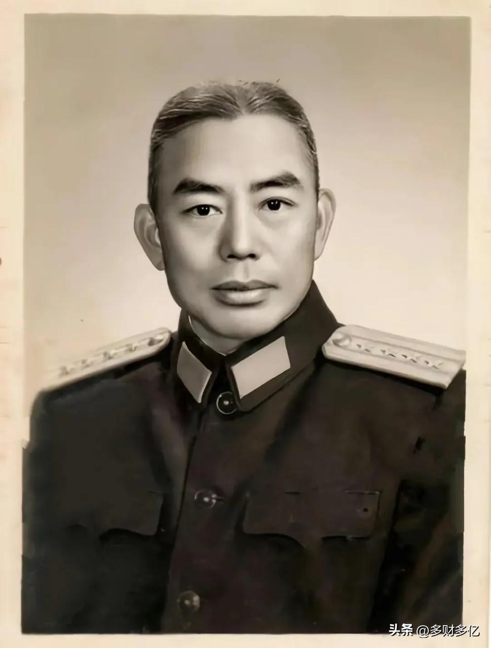 绝境抉择！1949年南京保卫战前夕，一场关乎数万人生死的谈话
 
1949年3月