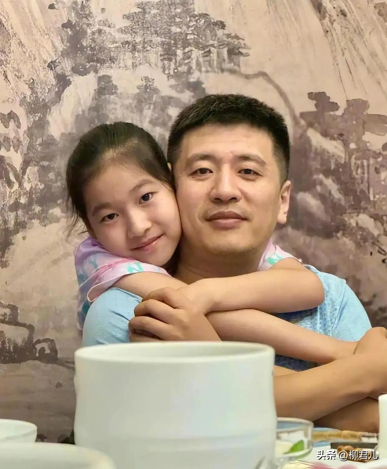 张雪峰女儿能得到多少遗产？

据公开资料显示，张雪峰以前有过一段婚姻，他的前妻是