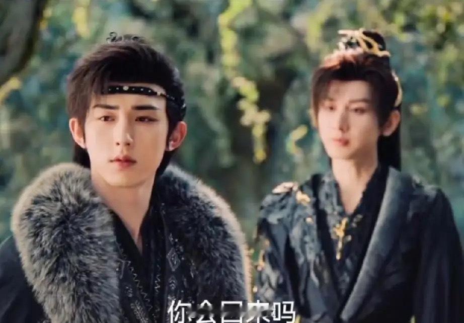 《天地剑心》最新预告富贵再回王权山庄回山庄前，他封了一个人的穴位，这人就是权竞霆