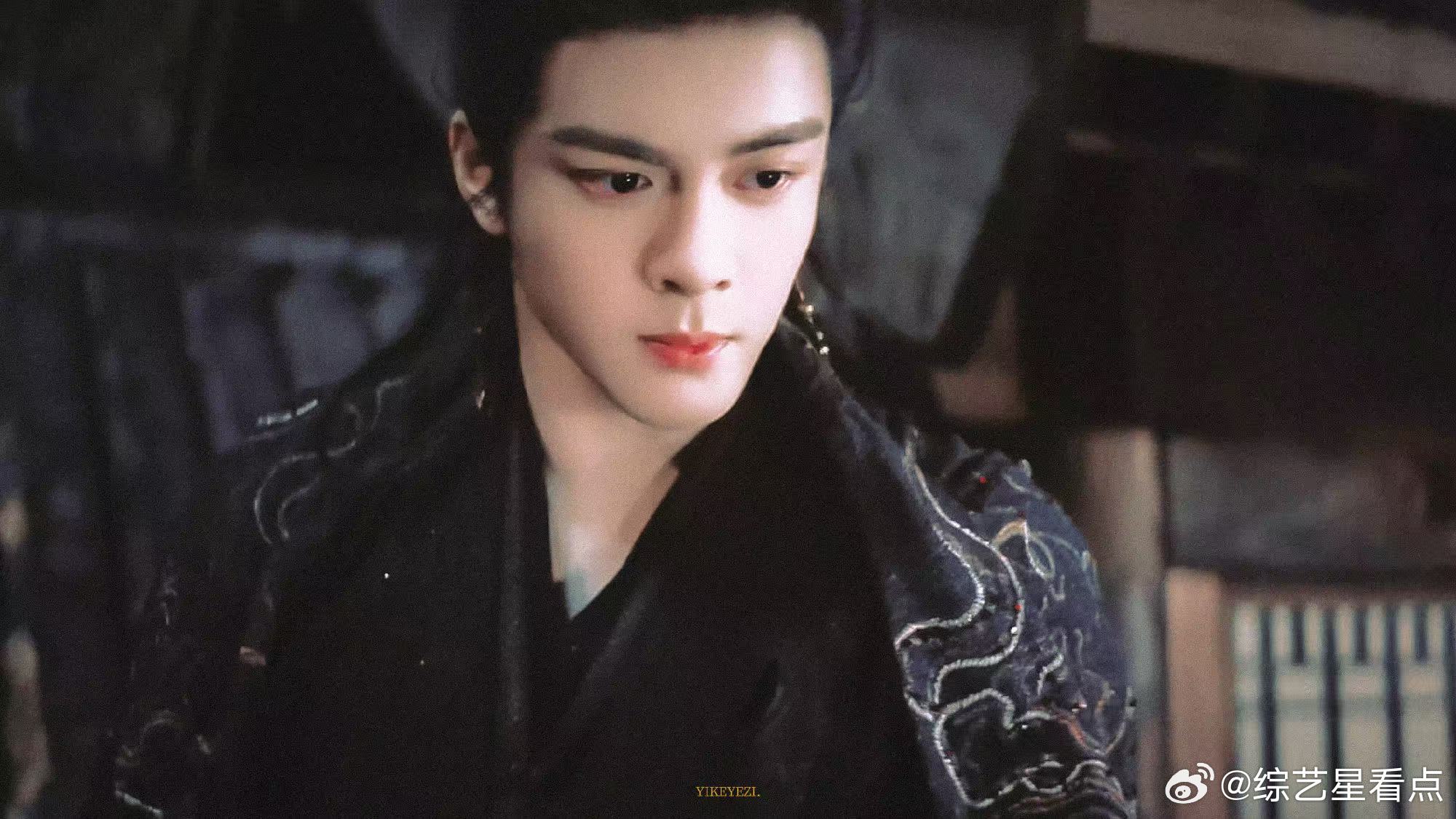 谁给曾舜晞想的佛珠当武器曾舜晞新剧佛珠在手法力无边 曾舜晞一握佛珠，氛围感和战斗