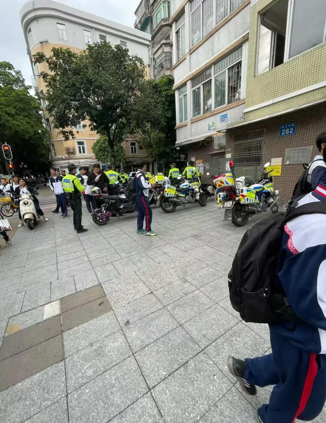 号外号外！啊蛇直接去学校门口收鸡啦！
今日刚过立冬
每周一次噶疯狂星期四，百亿收