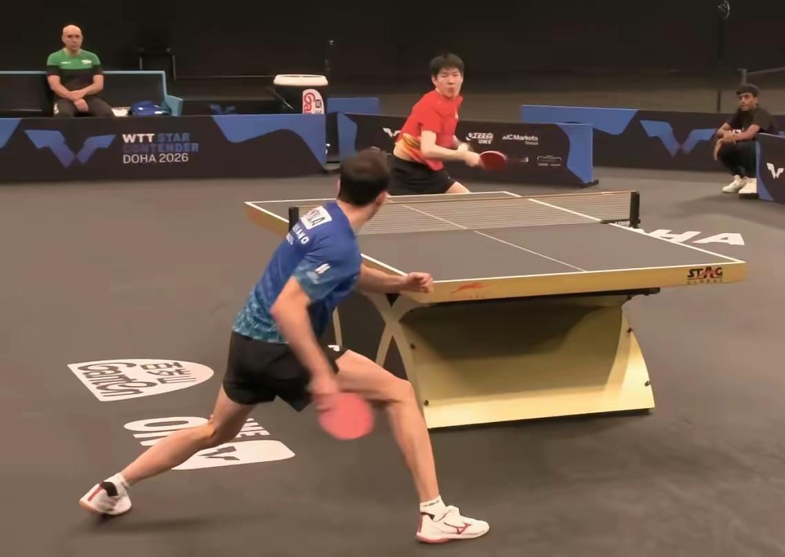 贺国乒多哈包揽男单冠亚军
今晚的荣耀:
赛场上的每一次挥拍，
记分牌的每一次跳动