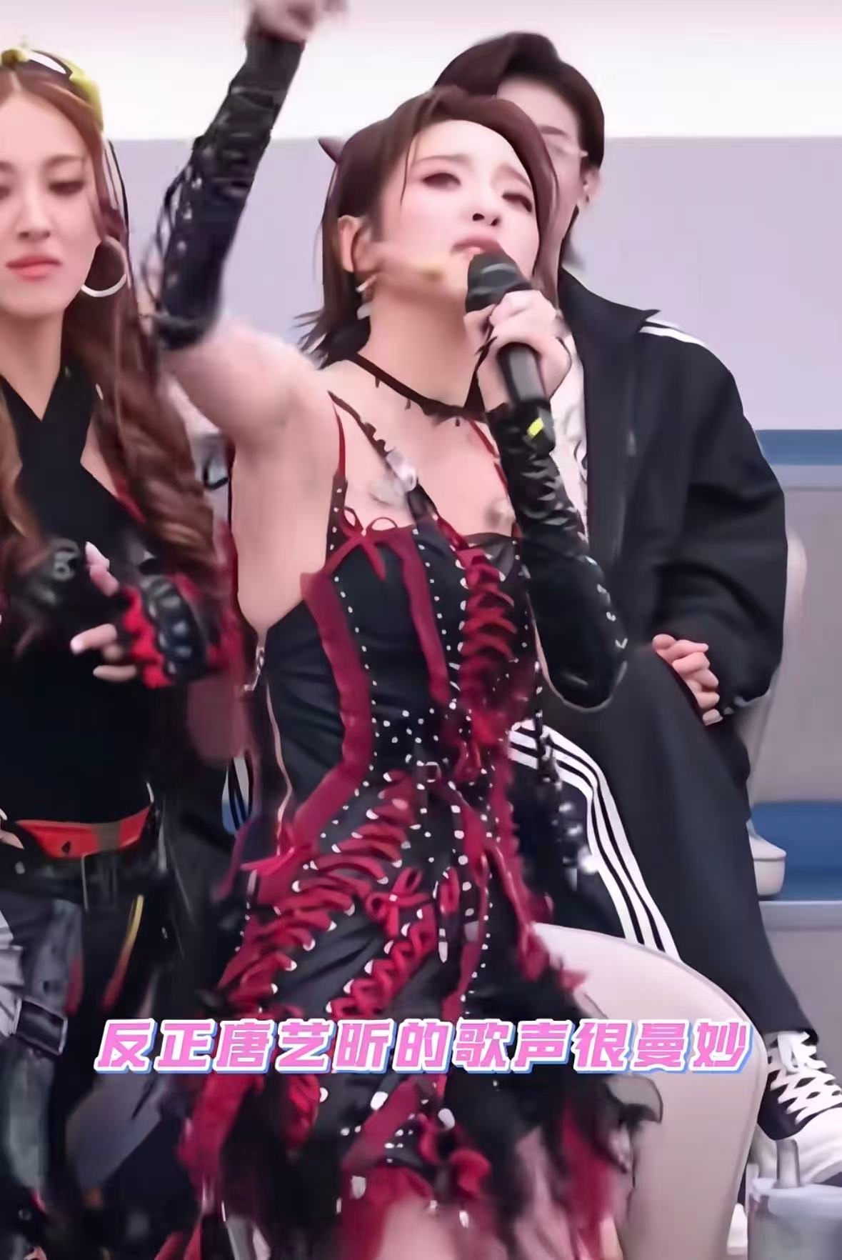 不敢想唐艺昕唱这段rap多烫嘴被潘玮柏现场演唱狠狠惊艳，老牌说唱实力依旧顶尖，节