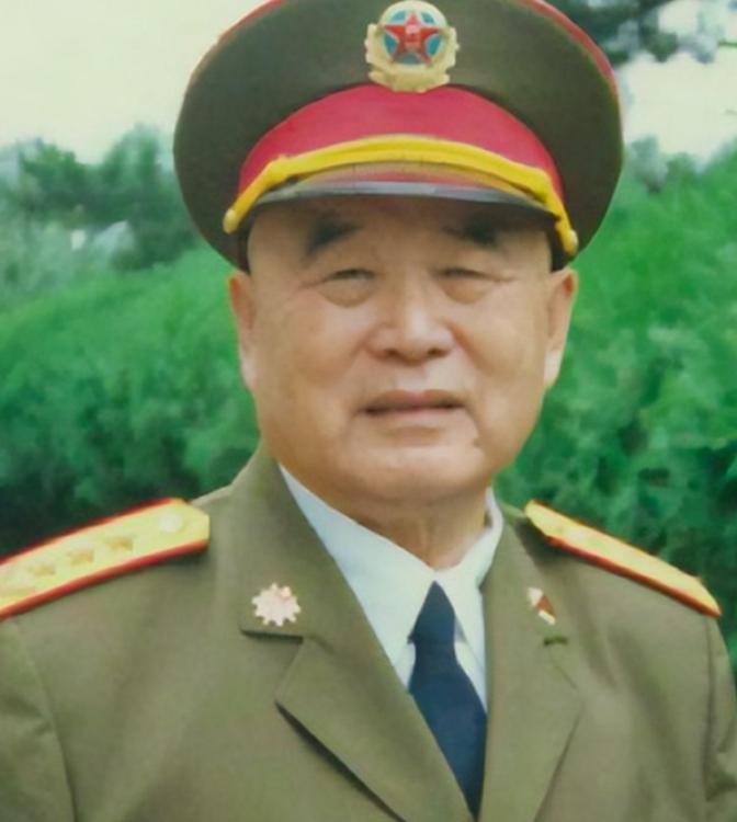 1973 年，毛主席说要从军队中选出一名副主席，周总理毫不犹豫说出一个人的名字，