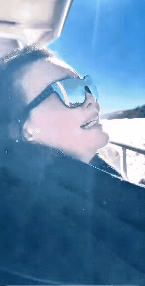 张兰只有面对父母才会露出脆弱一面，婆家背离，对儿子太失望了才会这个样子。
儿子养
