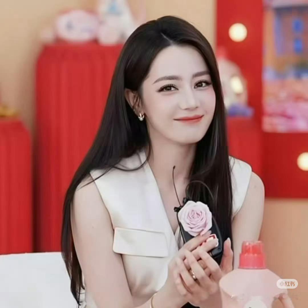 迪丽热巴颜值回春了吗 